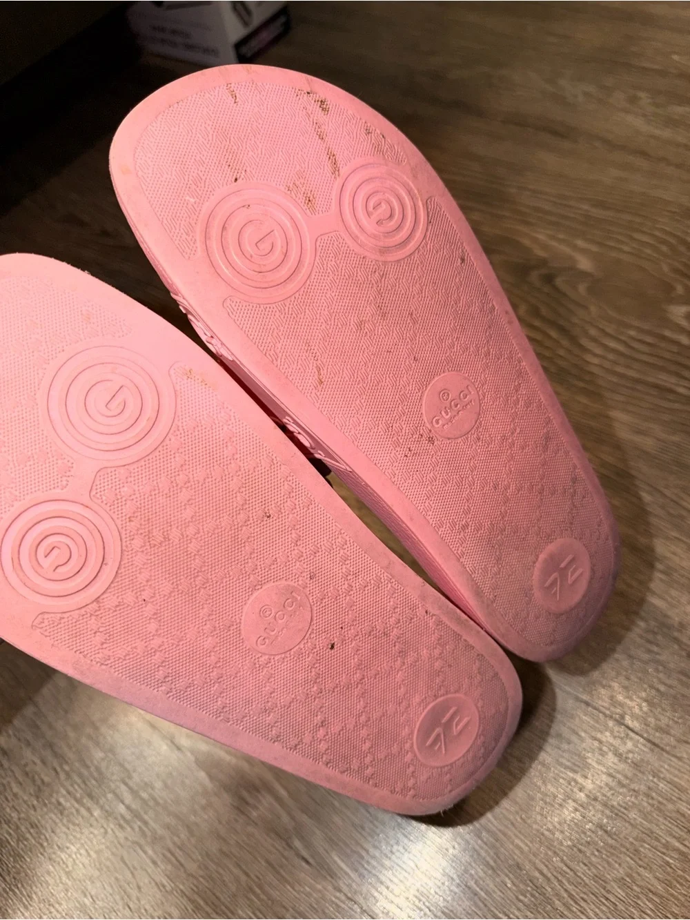 Authentic Gucci GG Rubber Slide Sandals Pink Women’s US 7 (EU 37)
